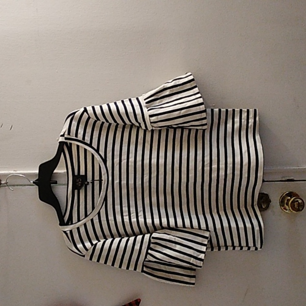 Knit Top with wide sleeves - Picture 3 of 4